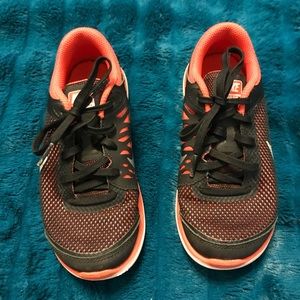 Boys Nike Tennis Shoes